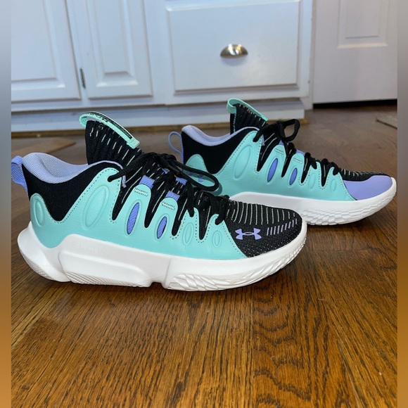 Under Armour Aqua and Black Basketball Shoes - Picture 3 of 5